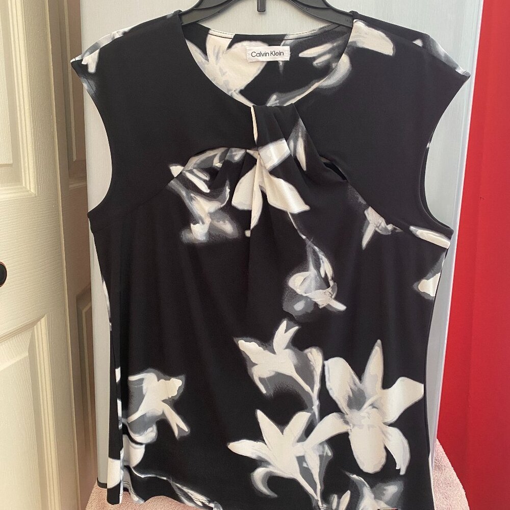 Calvin Klein Women’s Floral Print Top, Size L